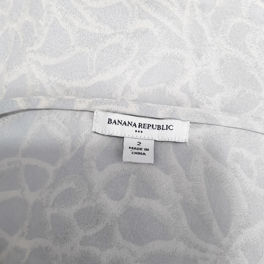 Banana Republic Faux Wrap Butterfly Print Blouse EUC sz 2